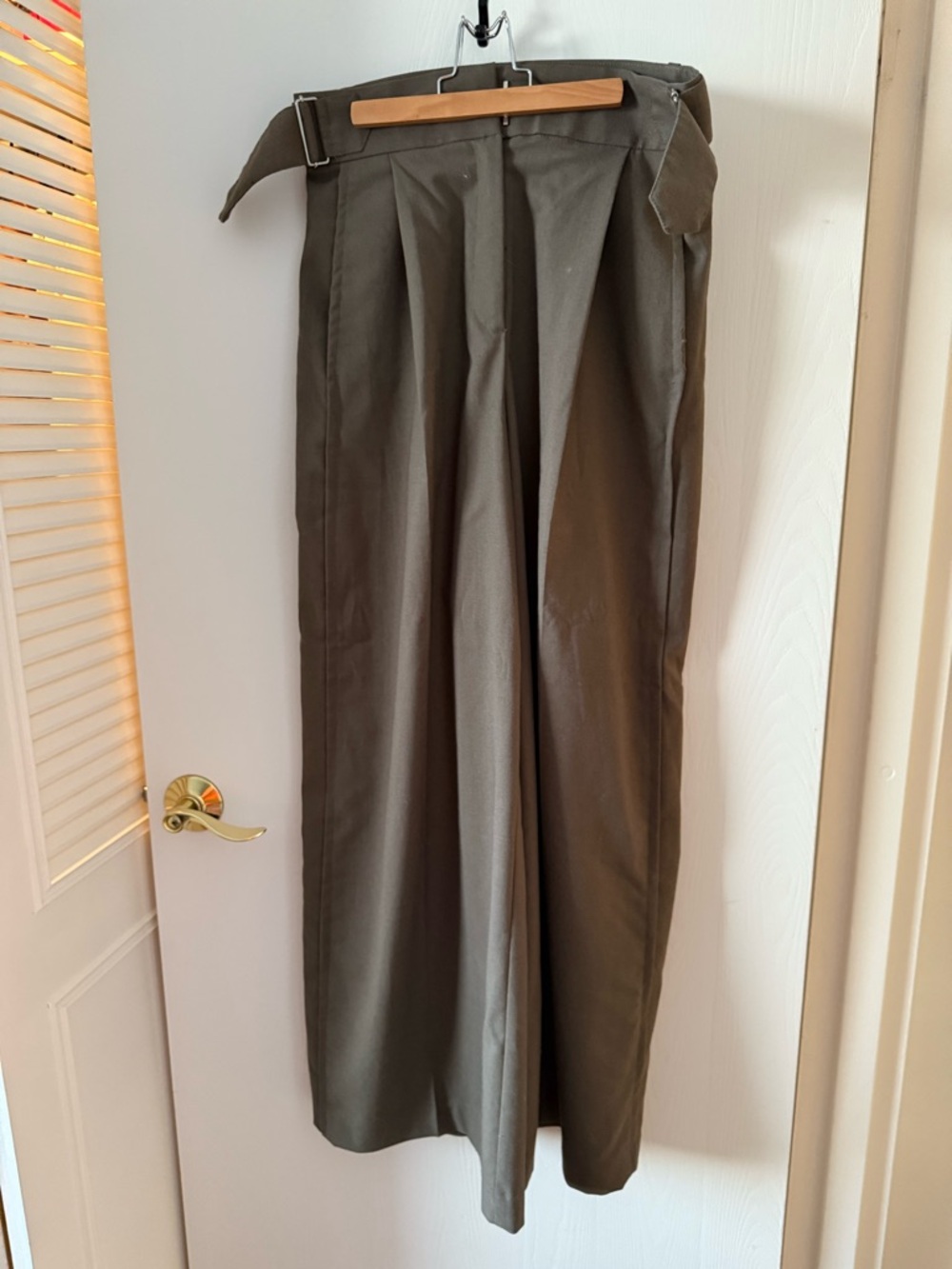 H&M Pleated High-Waist Chinos in Olive